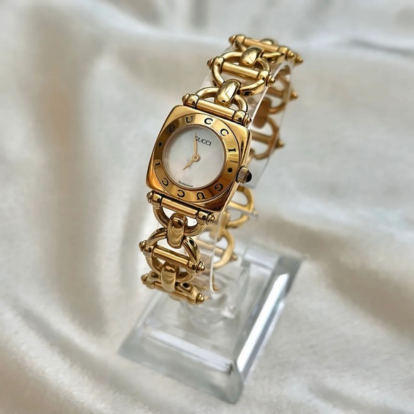 AUTHENTIC VINTAGE GUCCI MOTHER-OF-PEARL HORSEBIT GOLD WATCH - Picture 8 of 8